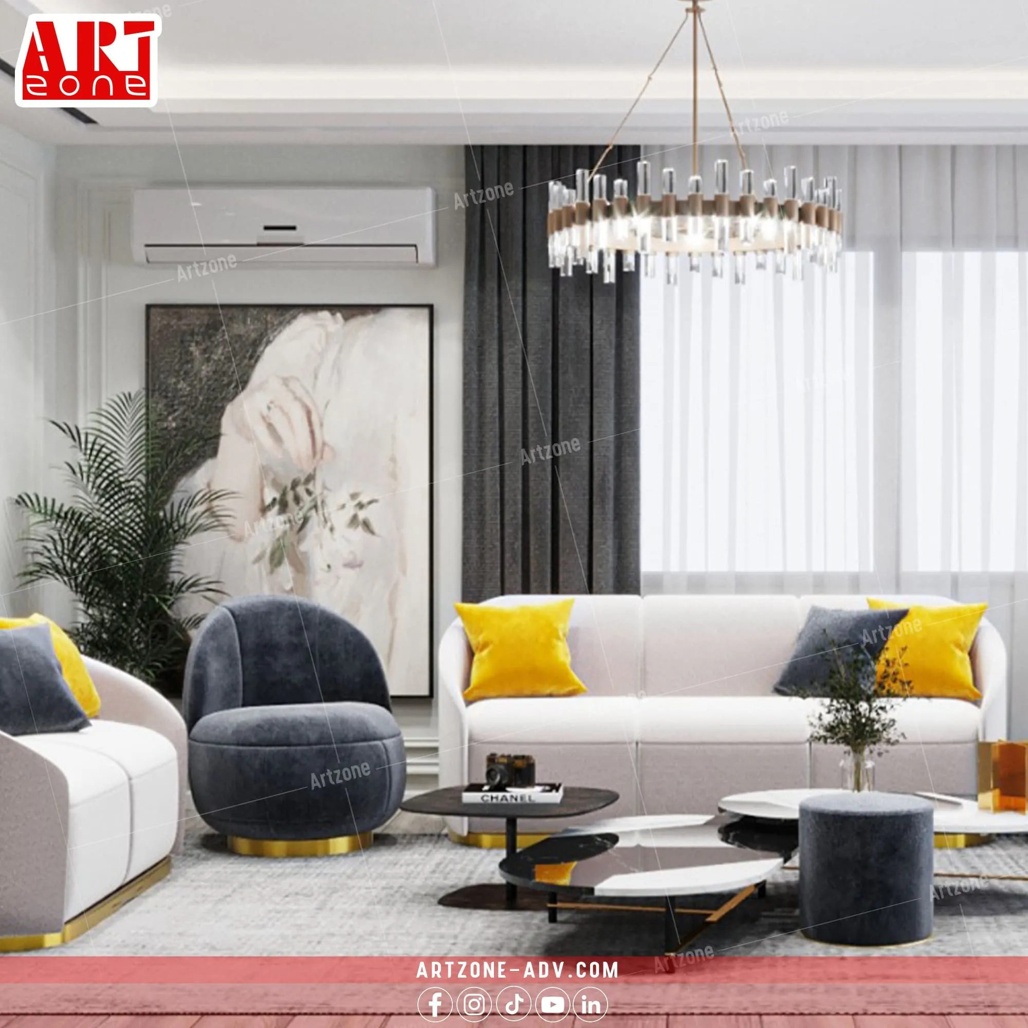 غرفة معيشة عصرية بأريكة بيضاء، كراسي مخملية زرقاء، وثرية ذهبية فاخرة.