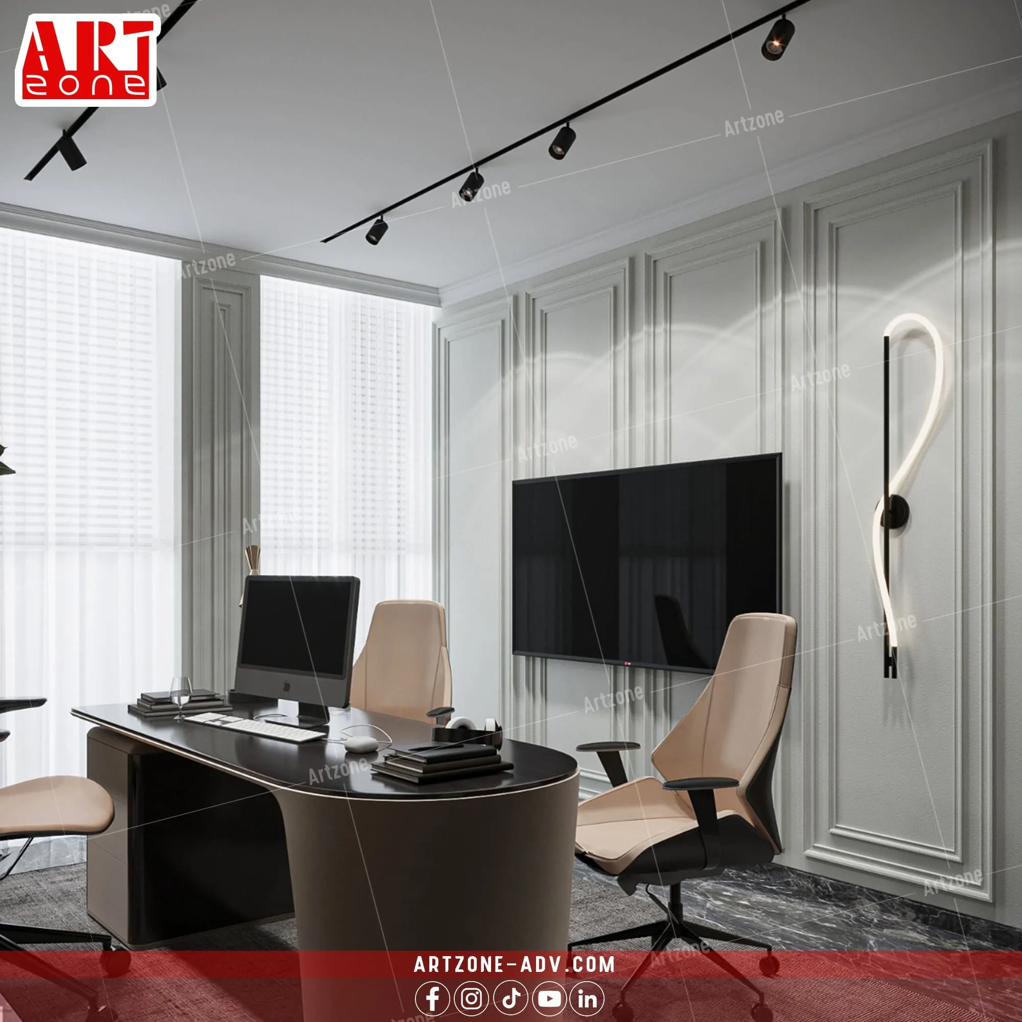 مكتب تنفيذي فاخر بتصميم معاصر، كراسي جلد بيج، إضاءة مساري سوداء، وجدران كلاسيكية.