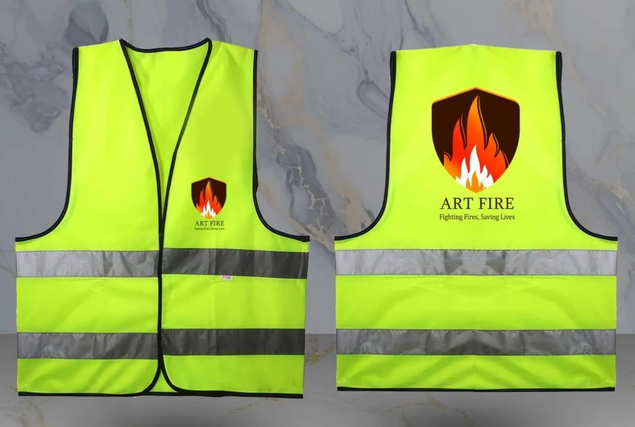 سترة أمان عاكسة صفراء فسفورية بشعار "ART FIRE" لخدمات الطوارئ.